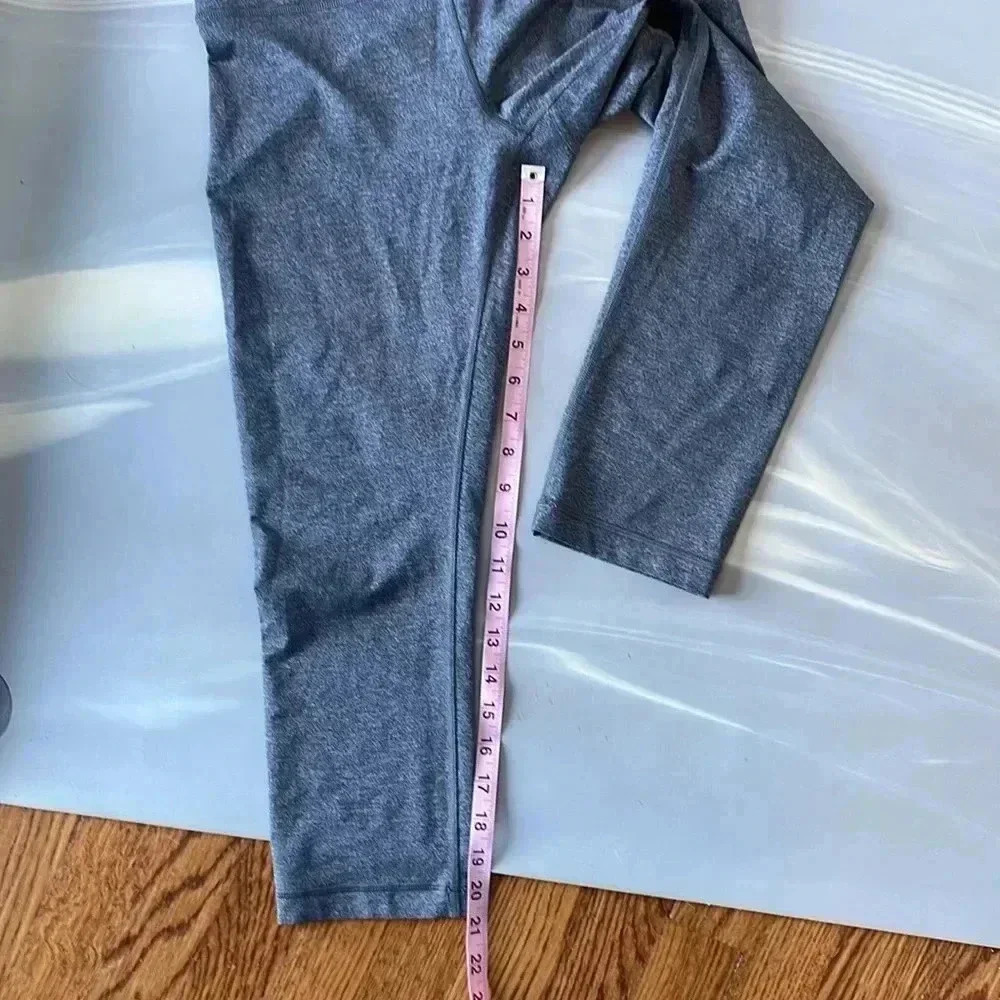 Lululemon I 8 - Picture 2 of 8